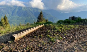 Culmea sudică a Munţilor Căpăţânii din Carpaţii Meridionali deţinută de Vaideeni - Vâlcea Foto Asociaţia Culturală Moştenitorii
