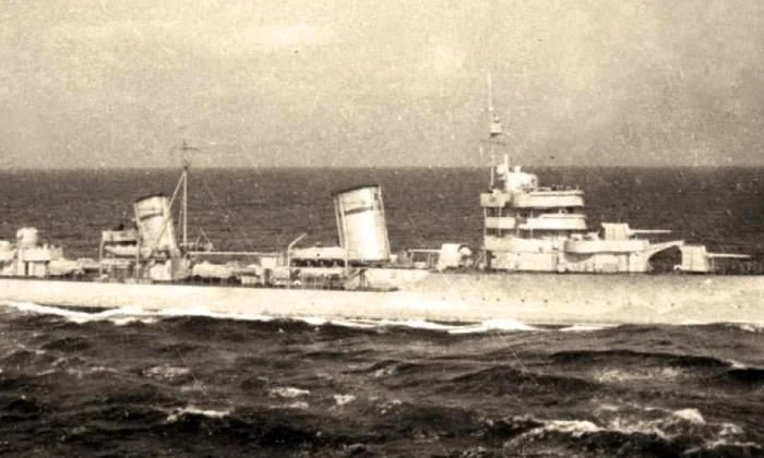 Cum a fost scufundat distrugătorul sovietic "Moskva"?!? jpeg