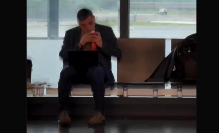 George Simion, fotografiat în aeroport. Foto: Turnul Sfatului