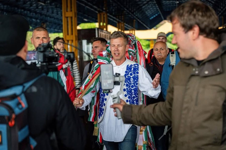 „Să punem capăt urii”. Liderul opoziției din Ungaria, discurs emoționant la Oradea: „Am trăit împreună aceleași dureri și bucurii”