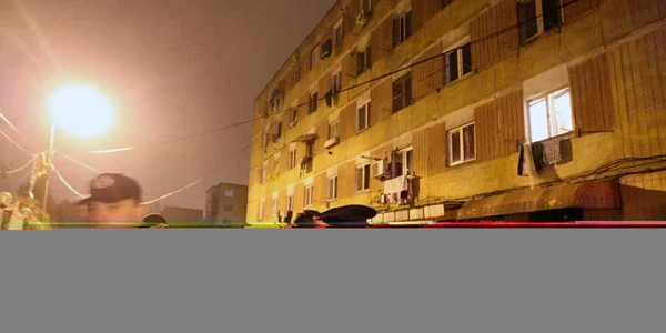 Oamenii legii au păzit toată noaptea blocul afectat de explozie