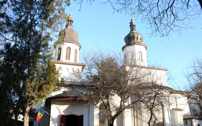 Hram la biserica Trei Ierarhi din Galaţi FOTO Costiuc Petrică