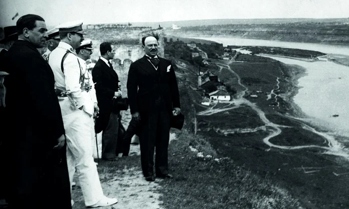 România, o victimă sigură a „prieteniei“ sovieto germane jpeg