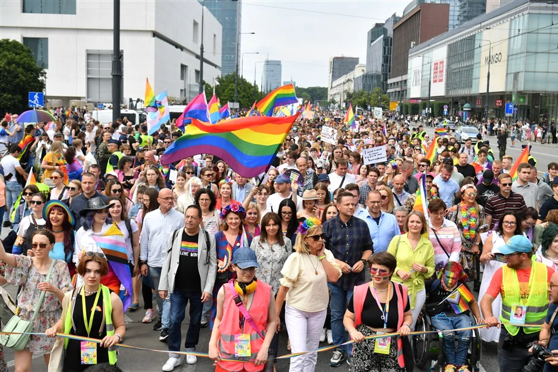 Paradă pentru susținerea drepturilor LGBTQ+. FOTO: EPA-EFE