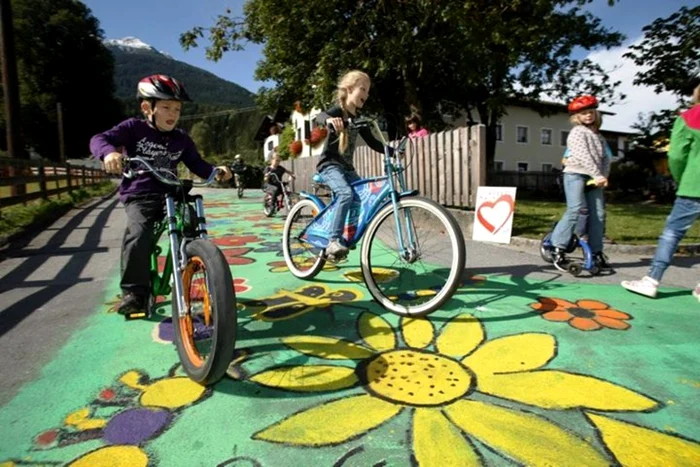 Şi copiii se vor bucura de Săptămâna Mobilităţii Europene cu multe activităţi în aer liber. FOTO Facebook European Mobility Week