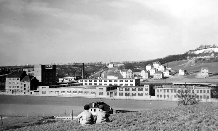 Fabrica Walter din Praga, în 1931. Industria cehoslovacă reprezenta una dintre principalele surse de produse industriale și utilaje pentru piața românească în perioada interbelică