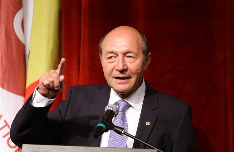Traian Băsescu: „Eu plec în Congo! Nicule dragă, nu te mai agita să pari în opoziţie, că nu păcăleşti pe nimeni”