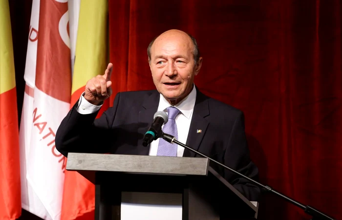 Traian Băsescu spune că România trebuie să solicite o derogare privind sancțiunile SUA FOTO:Facebook
