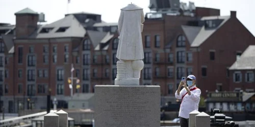 Statuie a lui Cristofor Columb decapitata la Boston FOTO EPA-EFE