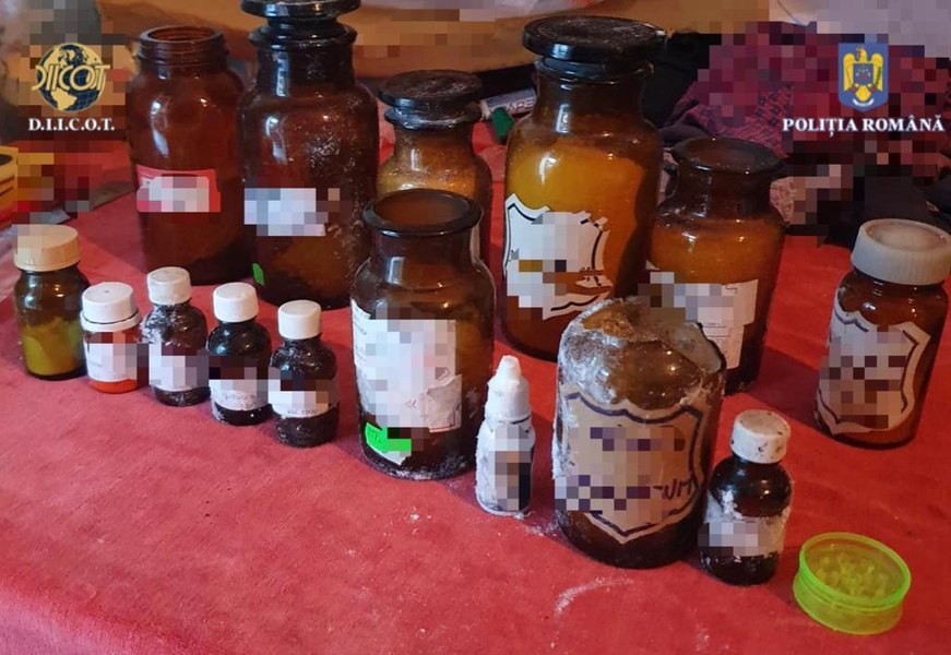 Eutylone, drog nou pe piaţa stupefiantelor. Zece traficanți din Neamţ au fost arestați