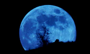luna albastra jpeg