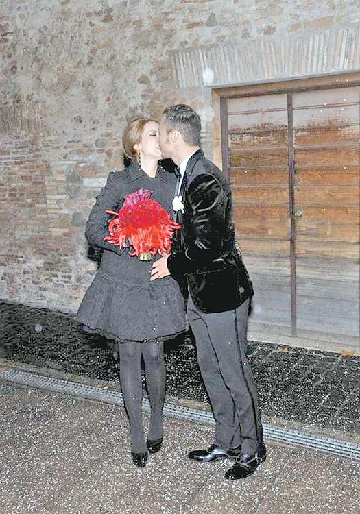 Ştefan Radu şi Alexandra  au venit la cununia civilă  într-o caleaşcă elegantă (Fotografii: Calciatori&Family)