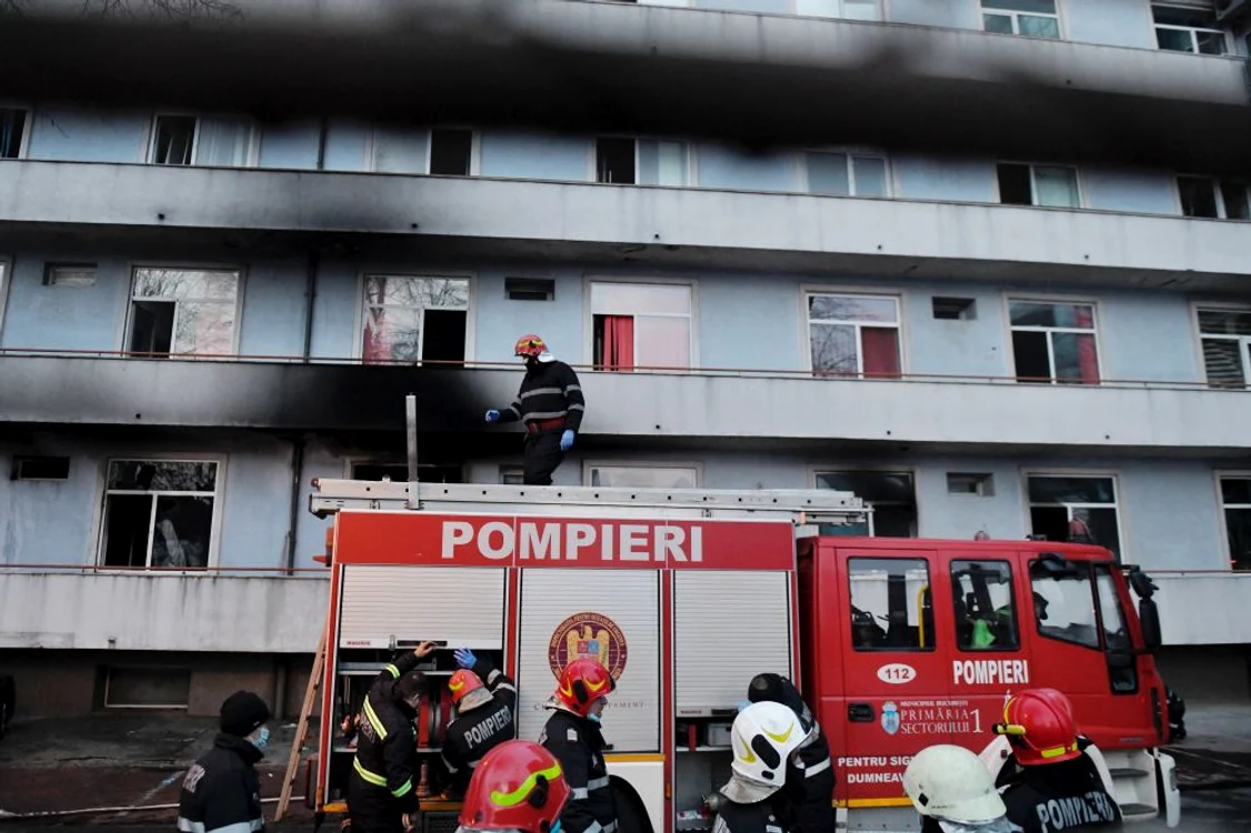 Încă un pacient cu COVID-19 transferat din pavilionul de la Institutul Matei Balş afectat de incendiul de acum zece zile a decedatSursa foto: Mediafax/Andreea Alexandru
