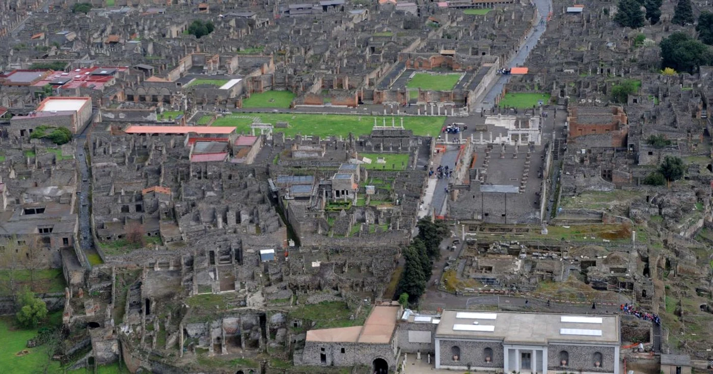 FOTO: MEDIAFAX | Oraşul Pompei din apropierea vulcanului Vezuviu, de lângă Napoli