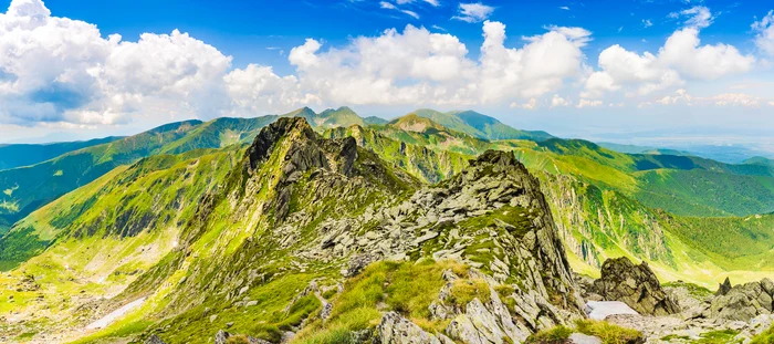 Au urmat sfatul unui chatbot și au rămas captivi pe munte / foto: Shutterstock