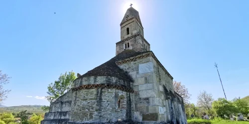 biserica densus tara hategului foto daniel guta adevarul