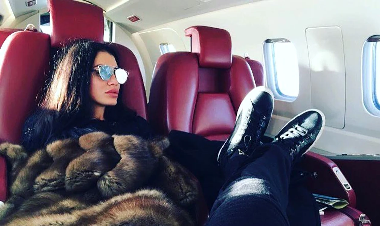 Oxana Zagumennova, în avionul privat al celebrului designer 