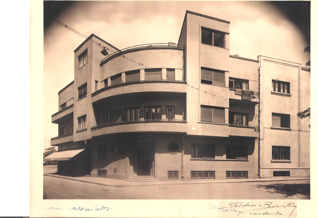 Blocul Kalambotos din Constanţa, imobil realizat în 1934 în stil modernist