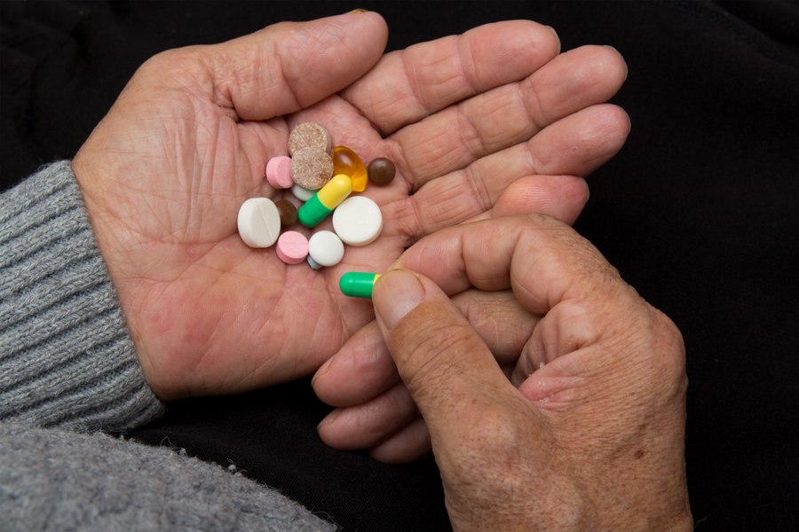 Senatul a adoptat un proiect de lege privind controlul medicamentelor care conţin substanţe stupefiante şi psihotrope
