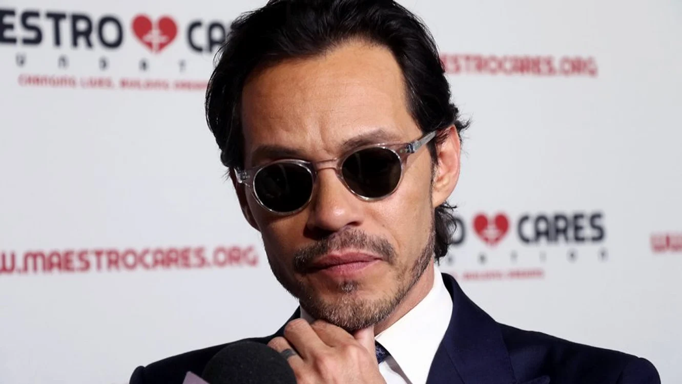 
    Yacht-ul lui Marc Anthony a fost mistuit de flăcări Foto: Twitter  