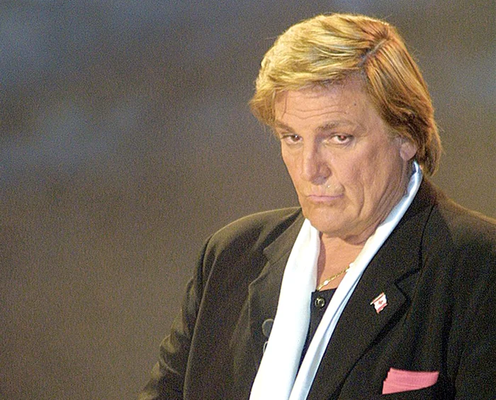 Florin Piersic a împlinit ieri 79 de ani, dar și-a serbat ziua pe scenă, la Palatul Copiilor