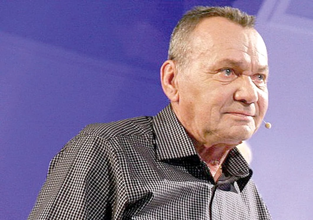 
    Cornel Patrichi (1 aprilie 1944 - 5 aprilie 2016) a încetat din viață marți, după o luptă grea cu cancerul pulmonarfoto: PRO Tv  