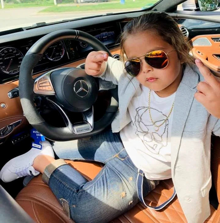 Prinţişorul Wylly, şofer de ocazie pentru bolidul de lux al tatălui săufoto: captura Facebook