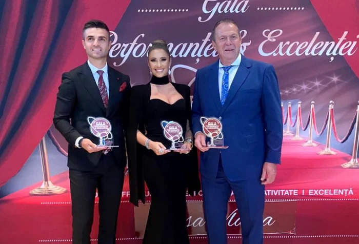 Anamaria Prodan, alături e ceilalți premianți, Florin Bratu și Helmuth Duckadam