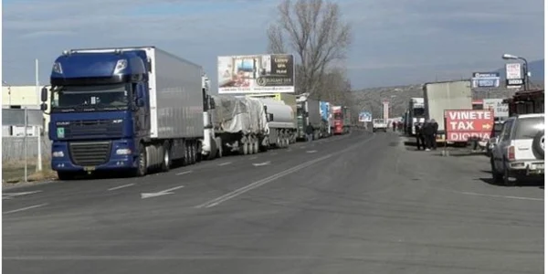 Camioane blocate la frontiera dintre Grecia si Bulgaria FOT BGNES