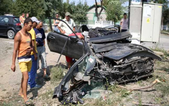 Constanţa: Carnagiu la Sibioara - Patru tineri au murit într-un accident