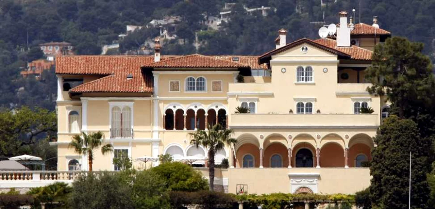 Situată în apropiere de Nisa, spectaculoasa proprietate Les Cedres a fost scoasă la vânzare pentru o sumă pe măsură: 1 miliard de euro. FOTO propertyobserver.com.au