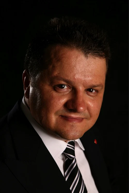Ştefan Vuza are probleme juridice cu acţionarii minoritari