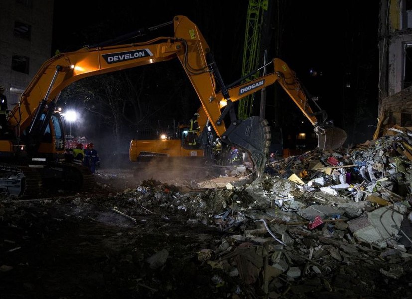 Bilanțul victimelor bombardamentelor ruse de joi dimineață asupra Kievului a ajuns la 26 de morți