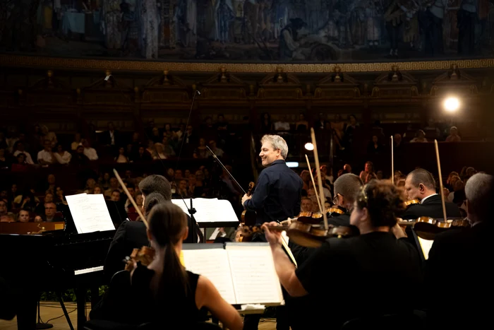 David Grimal, pe scena Ateneului Român. Fotografie de Cristina Tănase