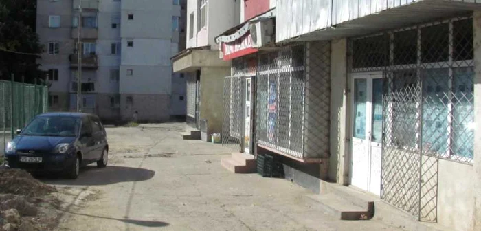 Un spaţiu comercial situat vizavi de Şcoala nr.7 este scos la vânzare la preţul de 305.000  de lei