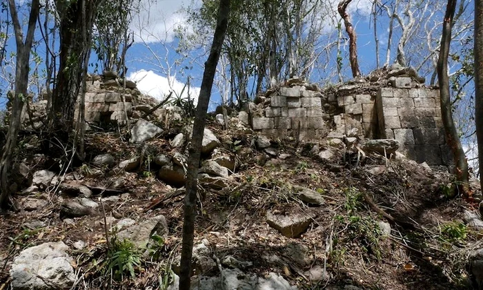 Orașul mayaș Minanbé, descoperit în adâncul Rezervației Biosferei Calakmul (© Vitan Vujanović / INAH)