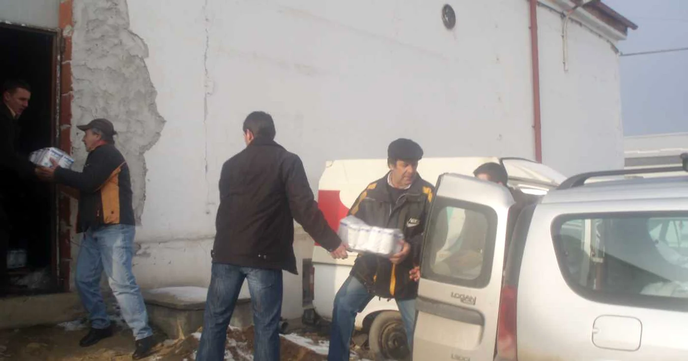 Alimentele se por ridica de la punctul de distribuţie Baia socială din Cugir
