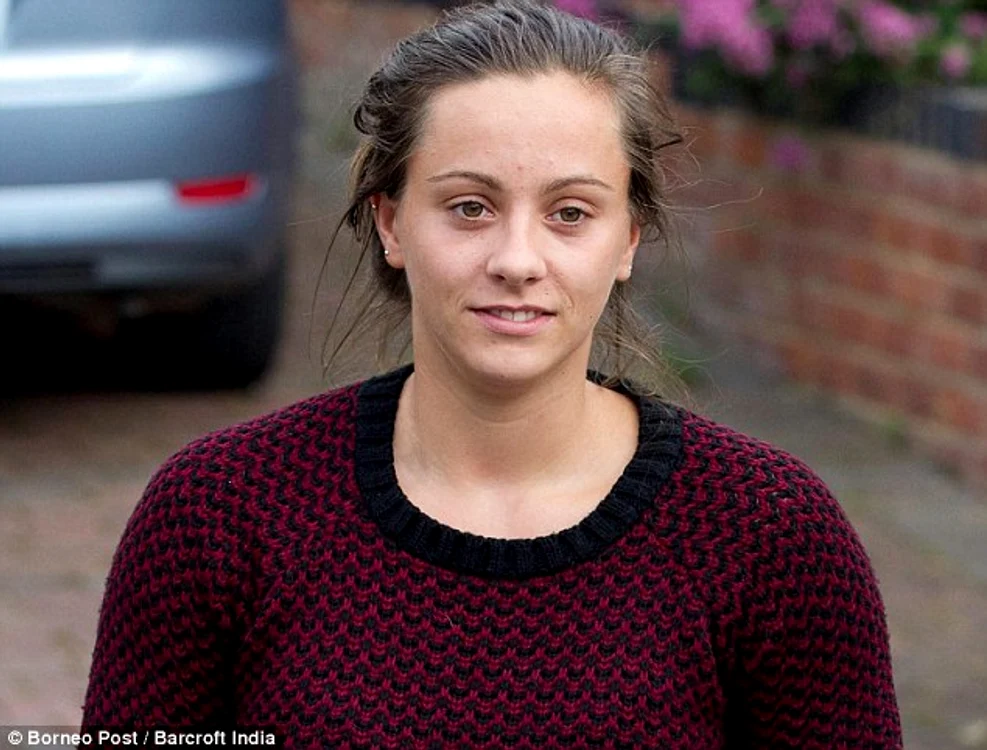 
    Eleanor Hawkins a ajuns sâmbătă pe aeroportul Heathrow din LondraSursa foto: Daily Mail  