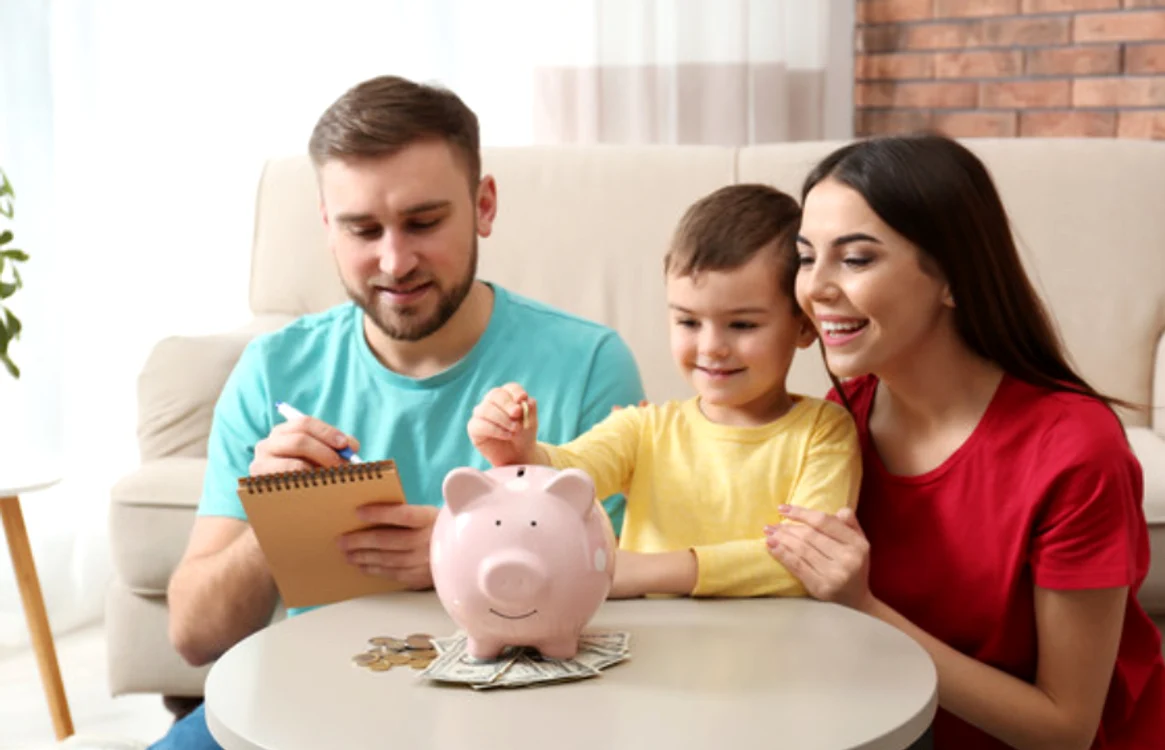 
    Implică întreaga familie în acest „joc” al pușculiței. Poate fi chiar distractivFoto: Shutterstock  