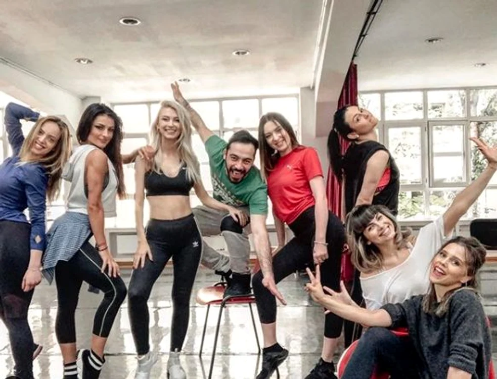 
    Andreea Bălan s-a întors în sala de repetiții, după operațiile suferite recent Foto Instagram  
