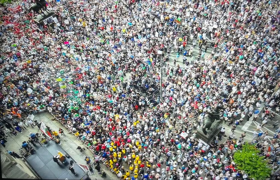 Manifestație împotriva lui Trump. Mii de americani au denunţat „tirania” președintelui: „Poporul american este furios”