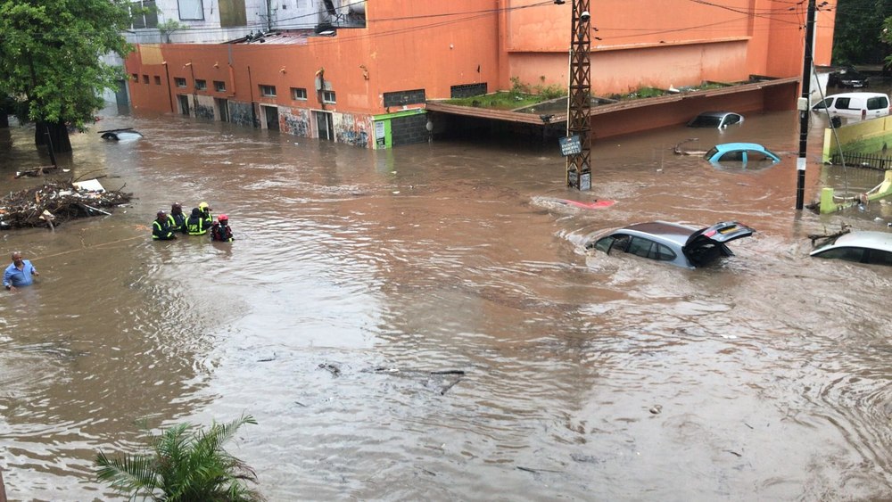 Insula Mauritius, plasată în stare de alertă înainte de sosirea ciclonului Belal VIDEO