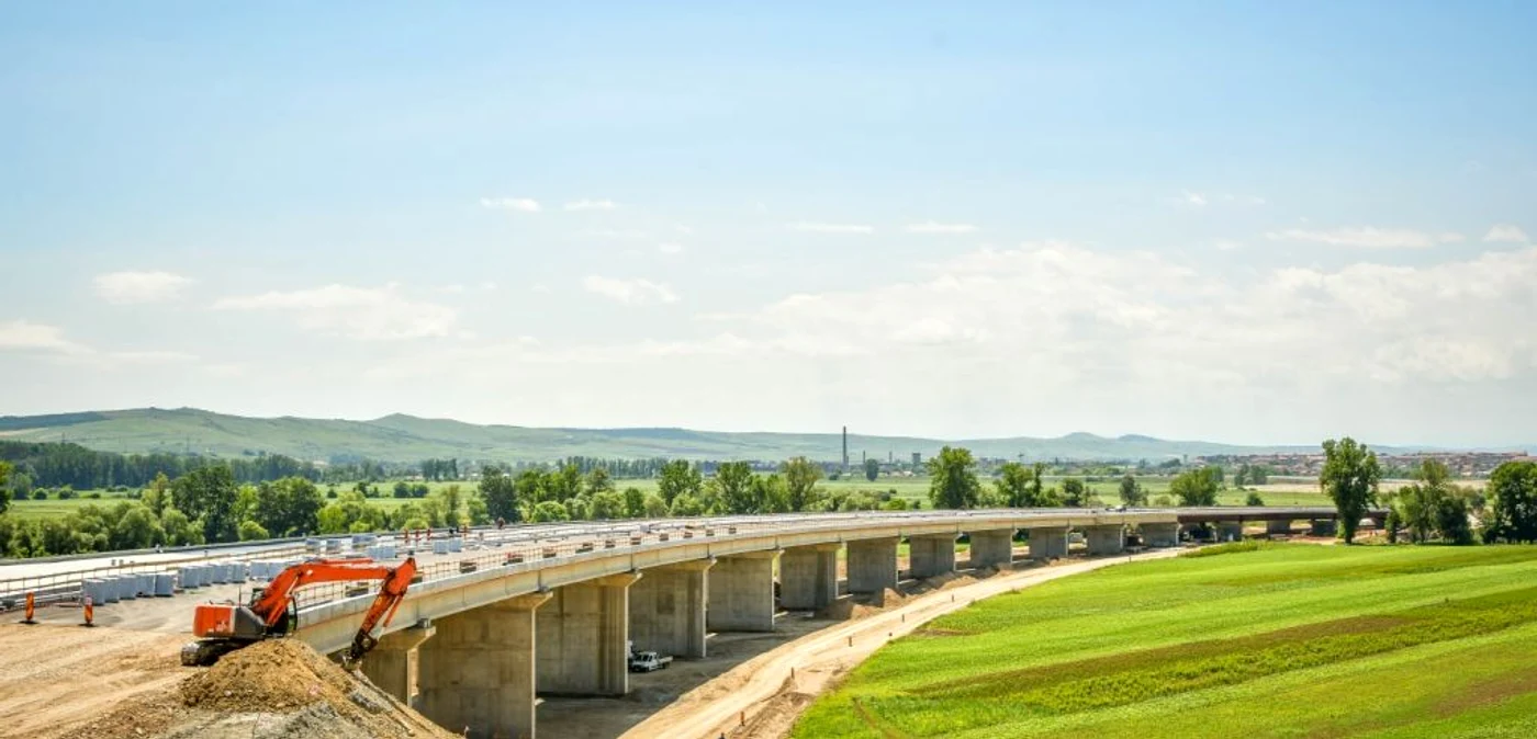 Viaductul de la Gâmbaş, pe lotul 3, este aproape finalizat
