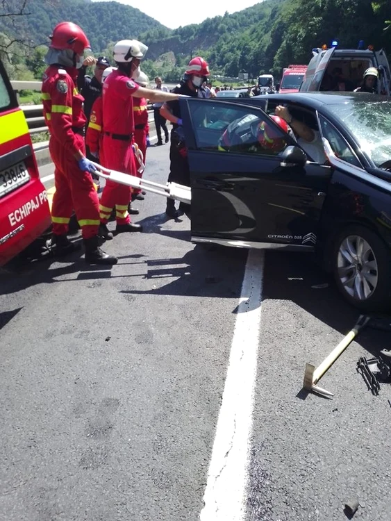 
    Una dintre victime a fost resucitată, însă, medicii nu au putut să o readucă la viață  