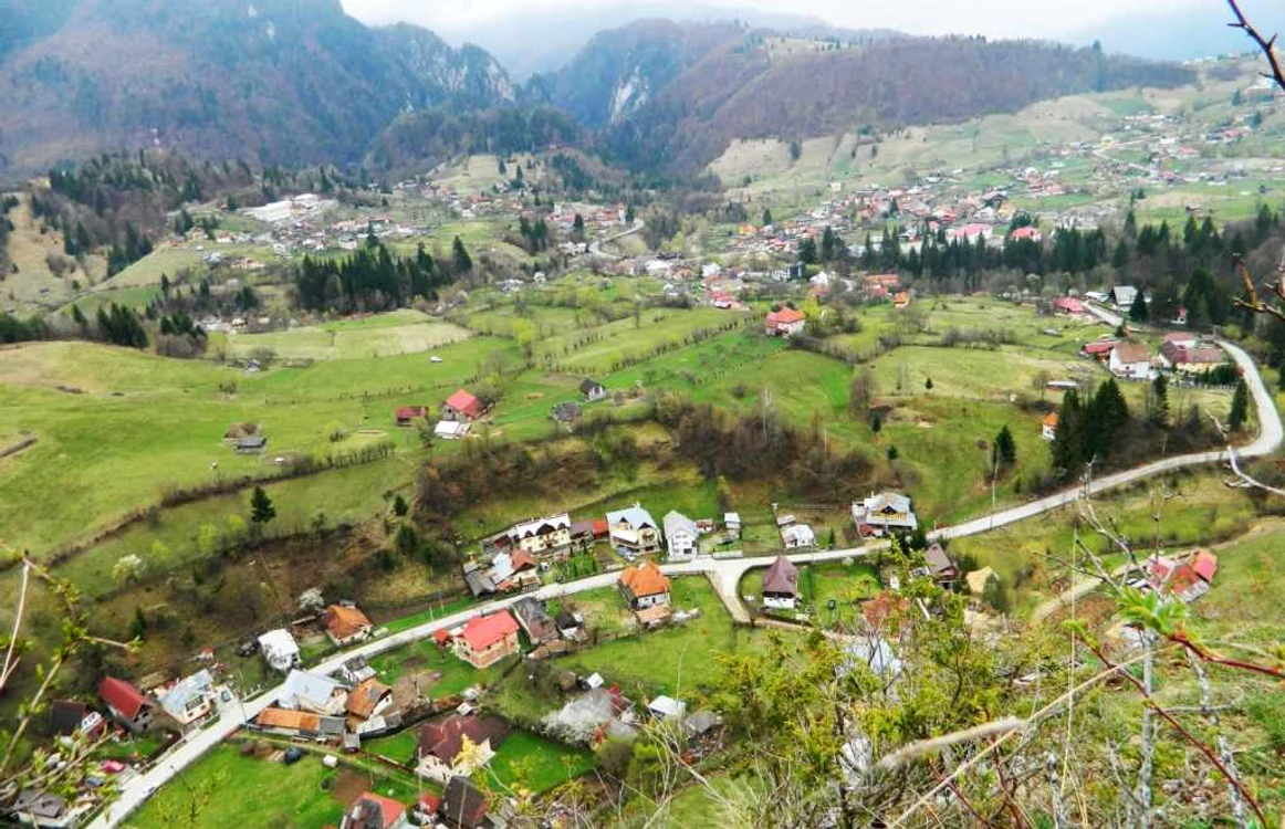 Peisajele splendide abundă la Dâmbovicioara FOTO: Centrul de Informare Turistică Dâmbovicioara
