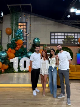 Producătoarea emisiunii Vorbește Lumea, Andreea Caranda, e mândră de prezentatorii și de echipa ei