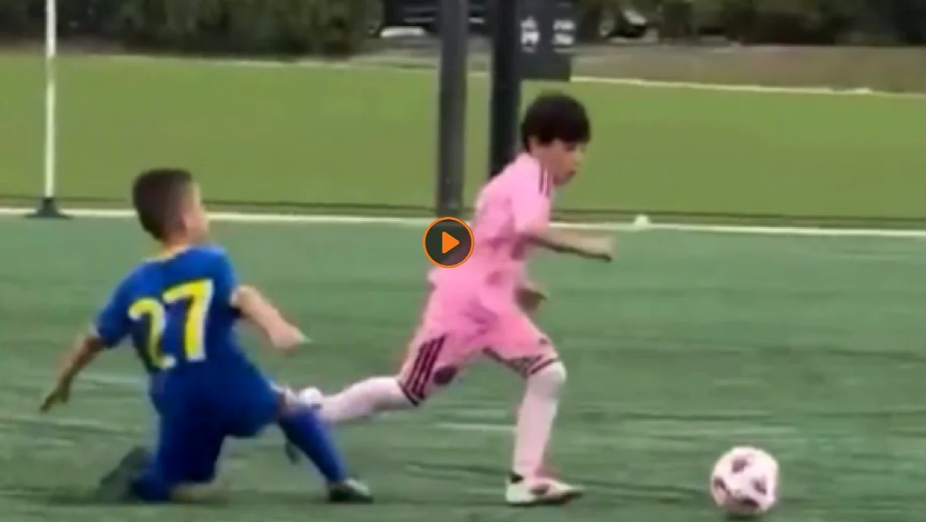 Sprintul micului Messi nu le dă șanse adversarilor  FOTO Captură video