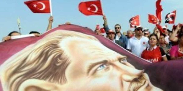 Expulzat din Turcia pentru că l-a insultat pe "tatăl turcilor"