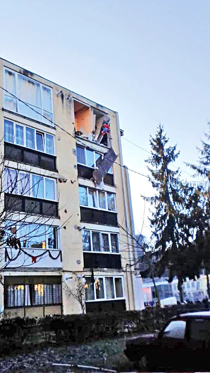 Explozia s-a produs  într-un apartament  de la ultimul etaj