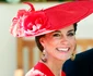 Kate Middleton purtând cercei dramatici